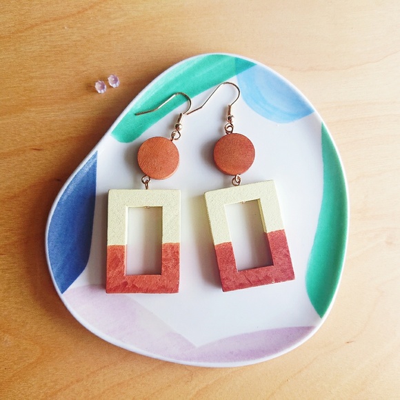 Nature Wood//Geometric Nurture Color Earrings - Picture 3 of 3